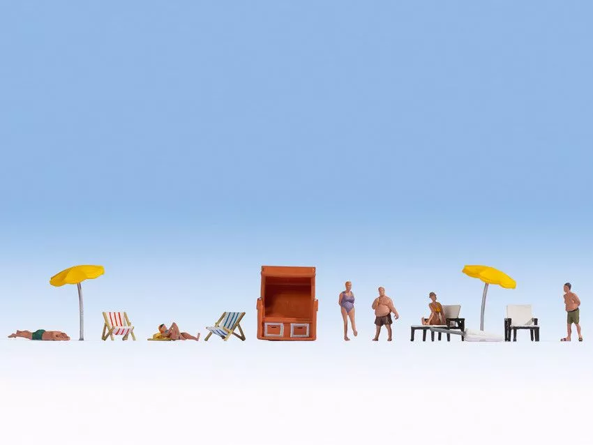 NOCH 16205 Figuren-Themenwelt „Beim Baden“ Inhalt: 6 Figuren, 1 Strandkorb, 2 Liegestühle, 2 Sonnenliegen, 2 Sonnenschirme (aufgeklappt), 1 Sonnenschirm (eingeklappt)