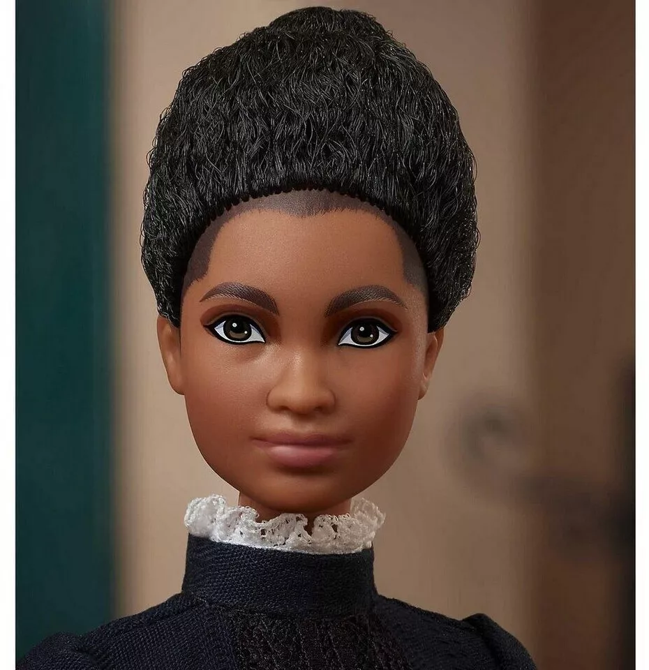 Barbie Inspiring Women Doll Ida B. Wells HCB80